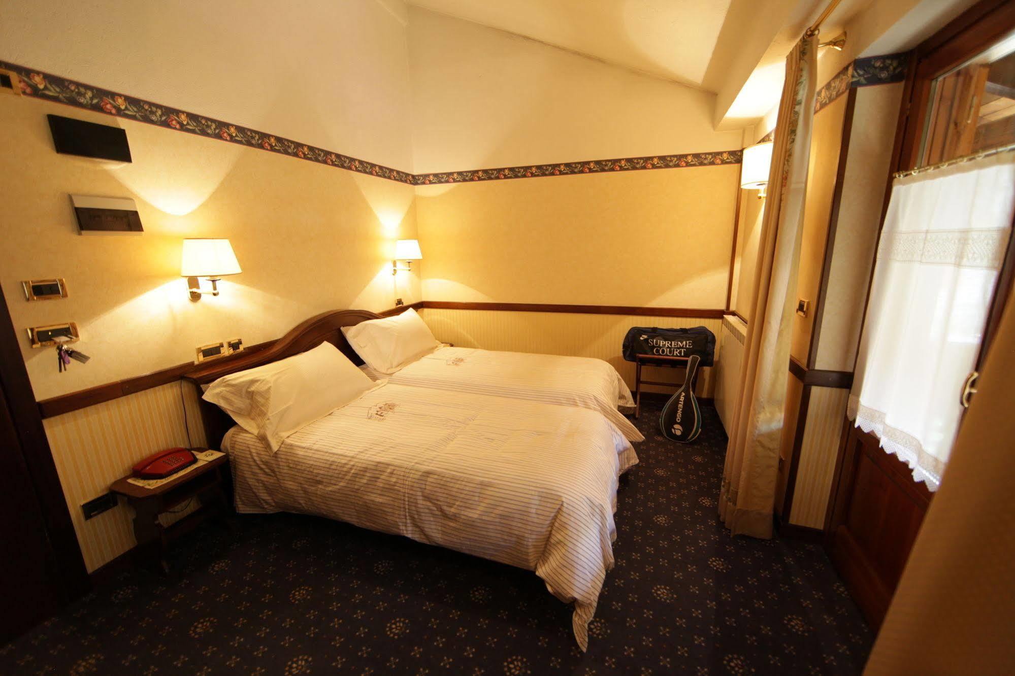 Hotel Petit Prince Antagnod Eksteriør bilde