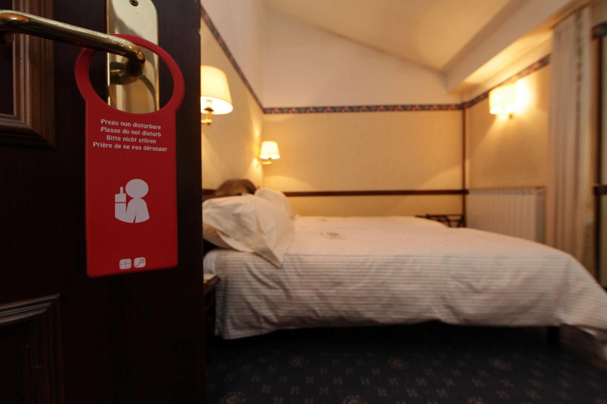 Hotel Petit Prince Antagnod Eksteriør bilde